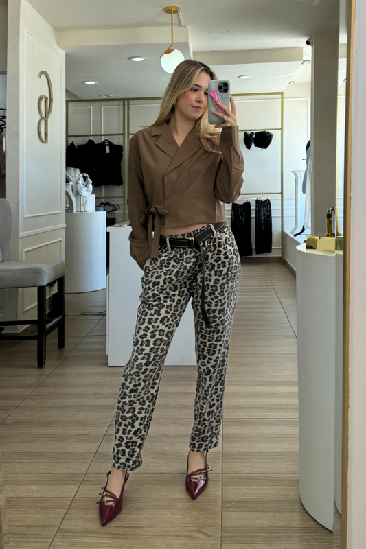 Pantalón leopardo con cinto