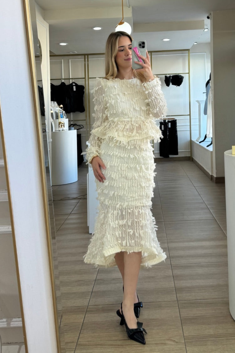 Vestido ivory de dos piezas con flequillos