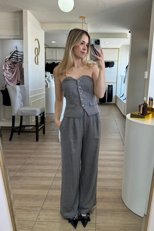 Conjunto gris de top y pantalón